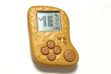 中国マクドナルドのチキンナゲット型『テトリス』専用ゲーム機を開封レビュー！発売の背景も徹底考察してみると… 画像
